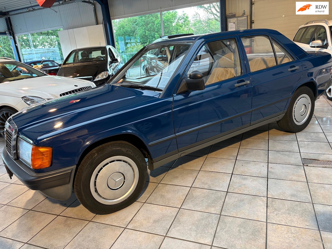 Mercedes-Benz 190-serie - 2.0 E Standard 2.0 E Standard - AutoWereld.nl