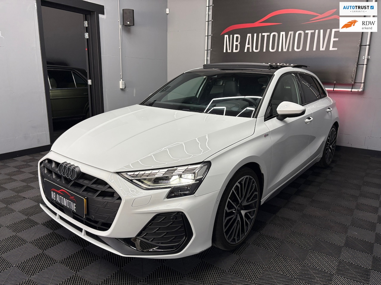 Audi A3 Sportback - 35 TFSI Pano Headup 3x S-line - AutoWereld.nl
