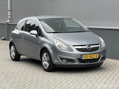 Opel Corsa - 1.2-16V Cosmo Automaat Airco 3DRS 80.000km Nap