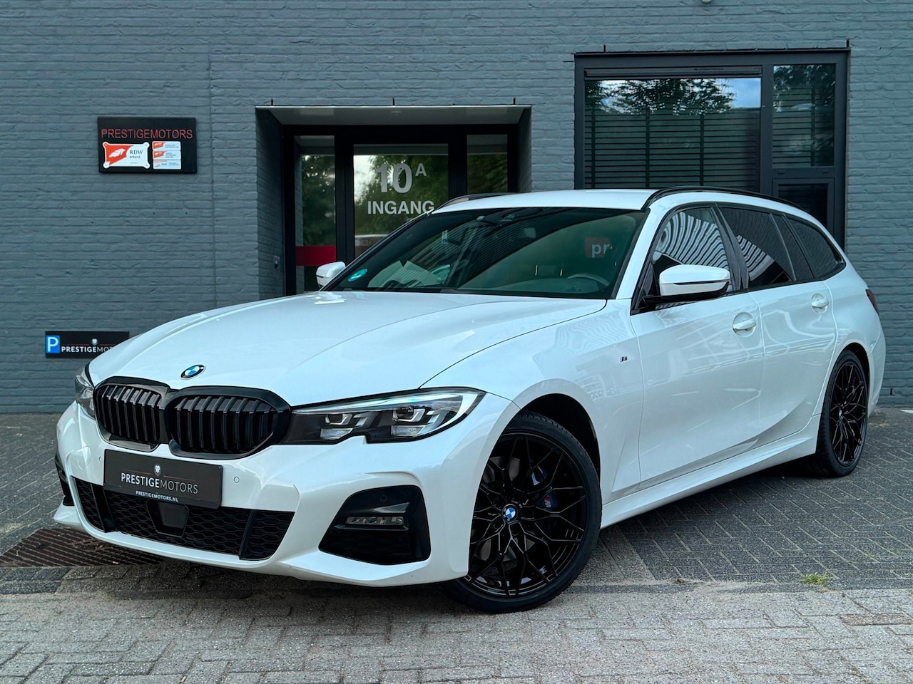 BMW 3-serie Touring - 330i High Exe. M-Sport|VirtualCockpit|Trekhaak|Stoelverwarming - AutoWereld.nl
