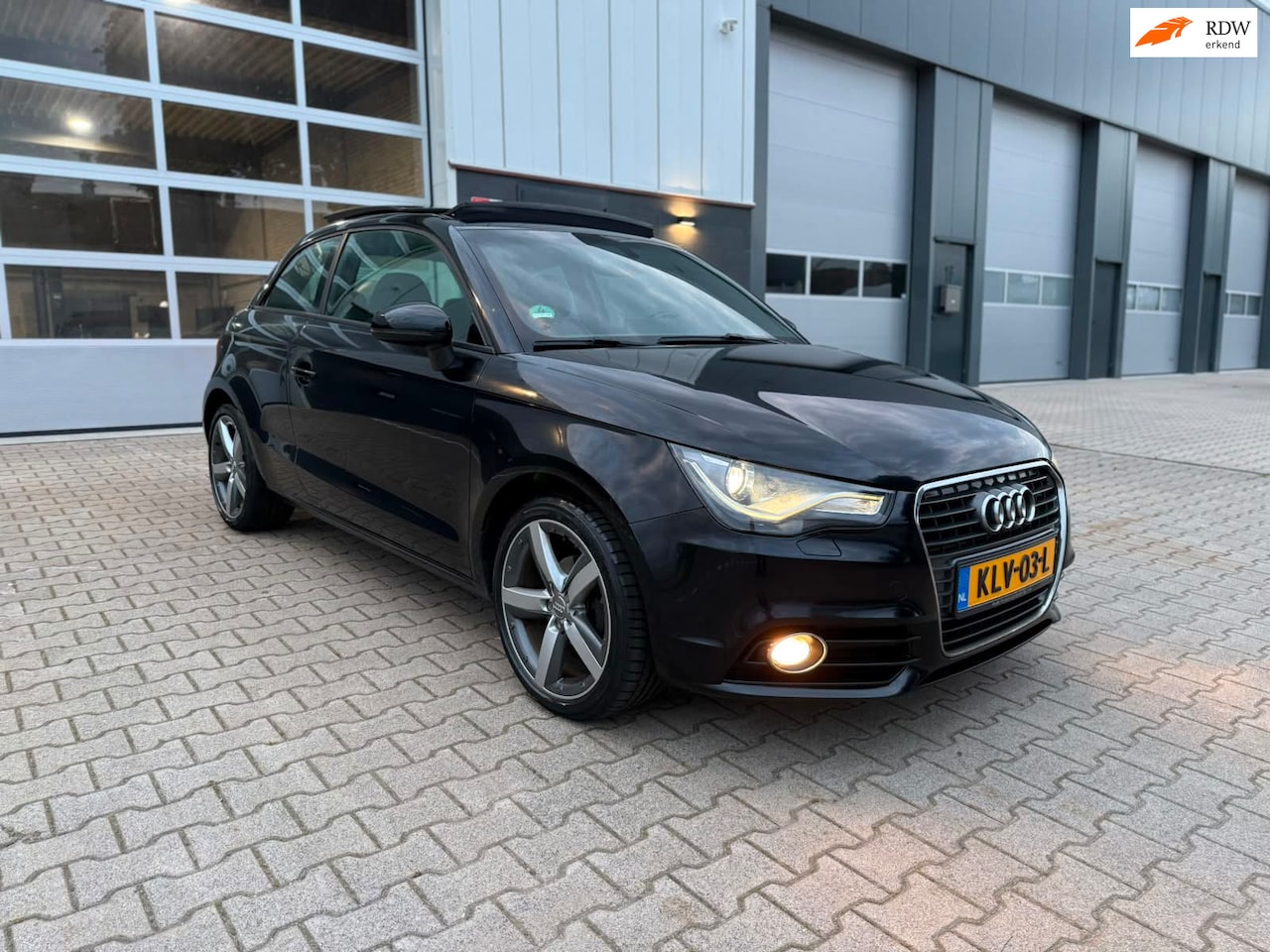 Audi A1 - AUDI Audi A1 1.2 TFSI S Line Full Options Pano Stoelverw Parksens Xenon - AutoWereld.nl