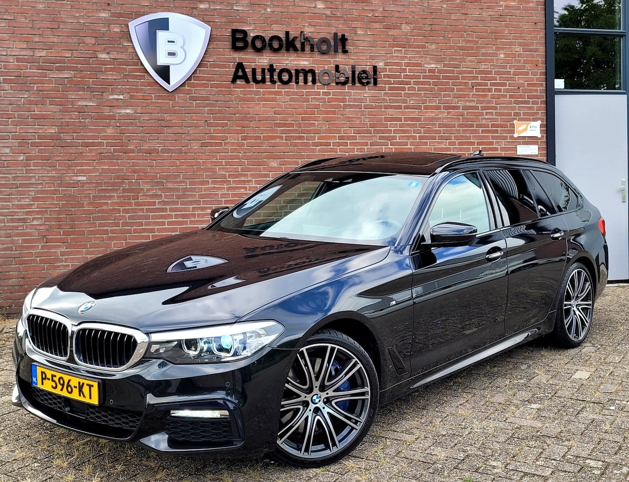 BMW 5-serie Touring - 540i xDrive M-sport Pano VOL! - AutoWereld.nl