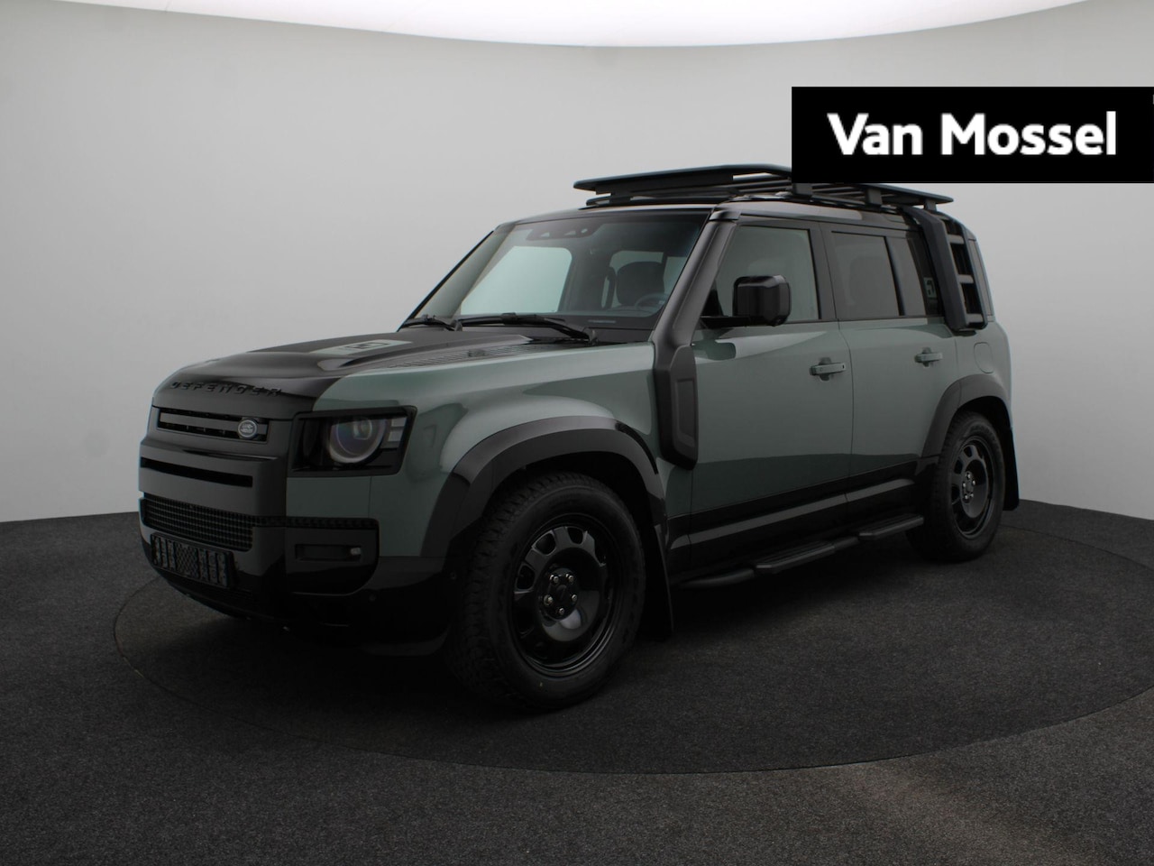 Land Rover Defender 110 - 2.0 P300e Trophy Edition Keswick Green | Cold Climate Pack | ClearSight achteruitkijkspieg - AutoWereld.nl