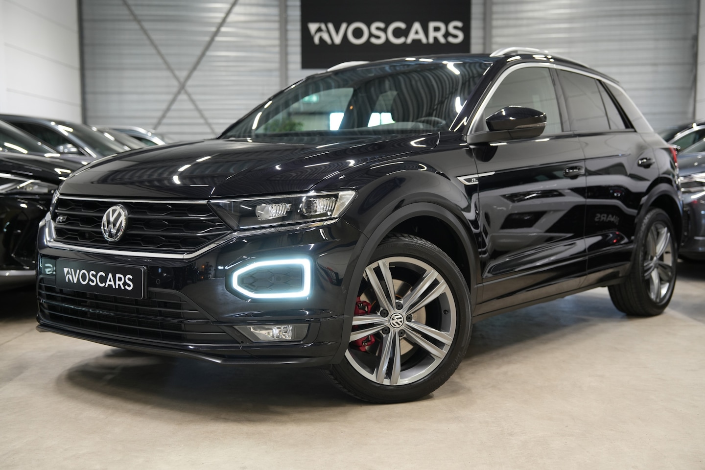 Volkswagen T-Roc - 2.0 TSI 4Motion 190PK 2x R-Line * Trekhaak - Camera - Beats - ACC - Blind Spot - App - LED - AutoWereld.nl