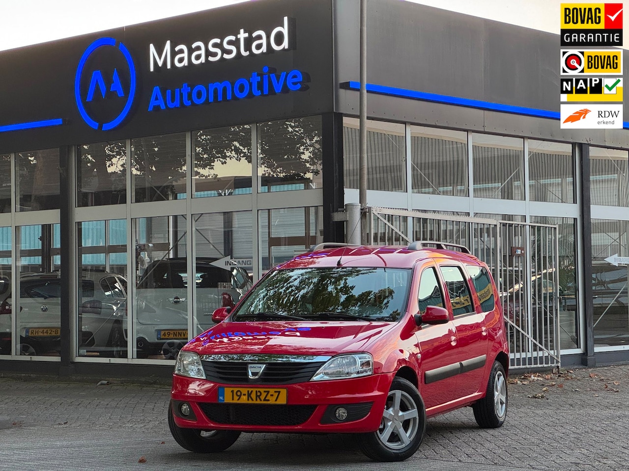 Dacia Logan MCV - 1.6-16V Lauréate Ruime voertuig met een NWE APK - AutoWereld.nl