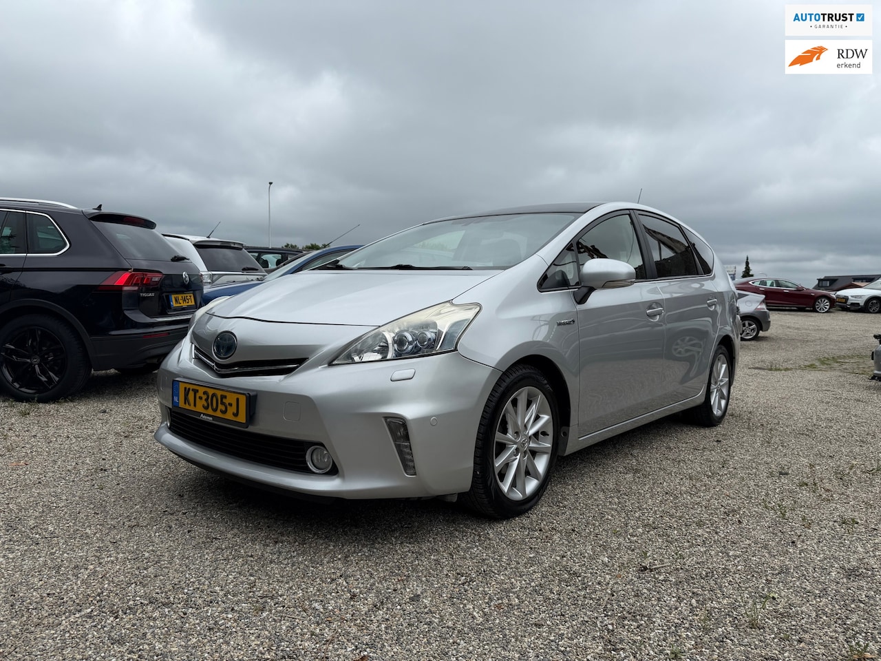 Toyota Prius Wagon - 1.8 Dynamic Business 96g Adaptief Cruise Dealer Onderhouden DuurUitVoering Veel Extras - AutoWereld.nl