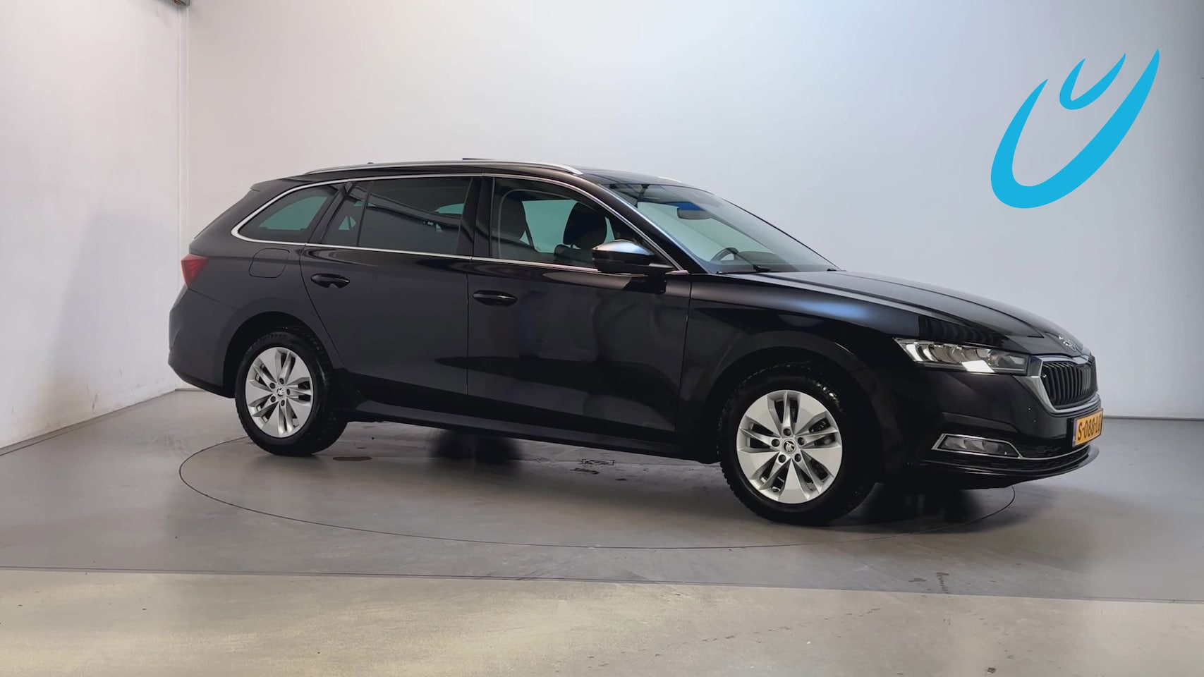 Skoda Octavia Combi - 1.0 e-TSI DSG Business Edition Panoramadak Parkeersensoren App Connect - AutoWereld.nl