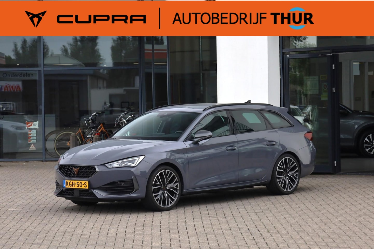 CUPRA Leon Sportstourer - 1.4 e-Hybrid VZ Performance SOH 100% | 245PK / 180kW DSG, Dealer onderhouden, achteruitrij - AutoWereld.nl