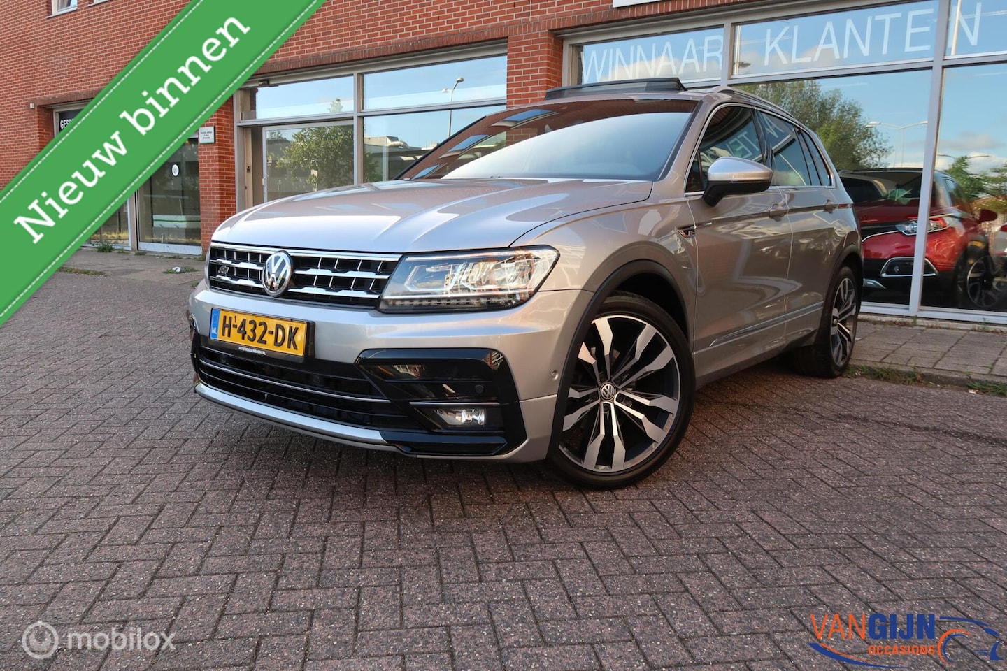 Volkswagen Tiguan - 1.5 TSI ACT R-Line Pano Navi Carplay ACC - AutoWereld.nl