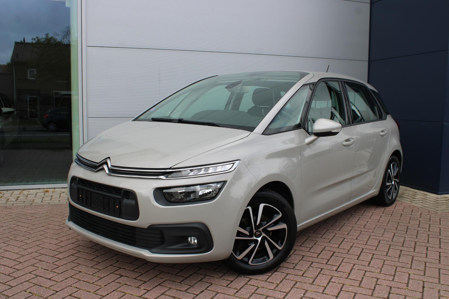 Citroën C4 SpaceTourer - 1.2 PureTech 130pk Business Automaat Airco Navi Camera Carplay Super mooi en heerlijk ruim - AutoWereld.nl