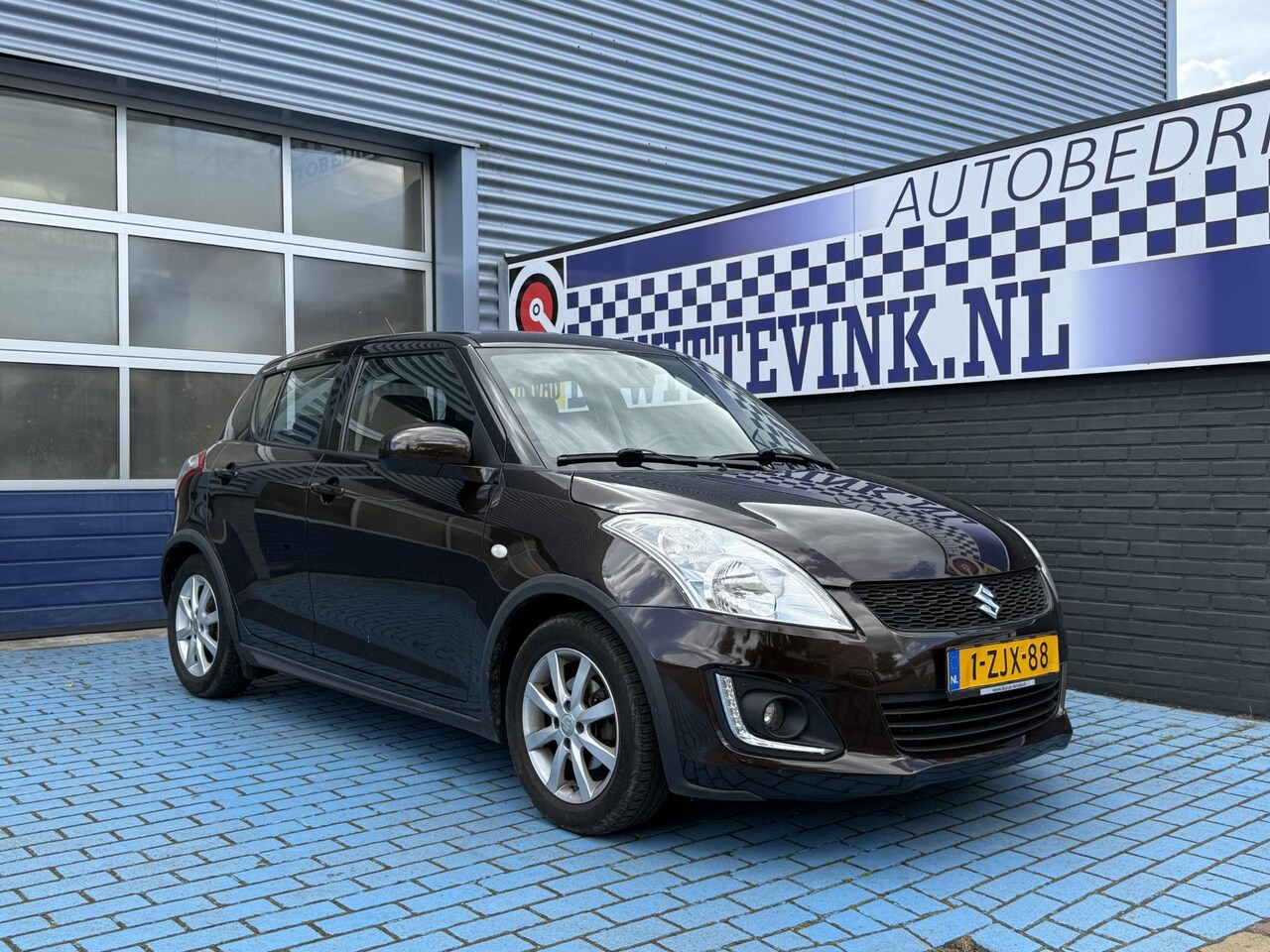 Suzuki Swift - 1.2 5DRS CRUISE STOELVERW. ALL SEASON LED - AutoWereld.nl