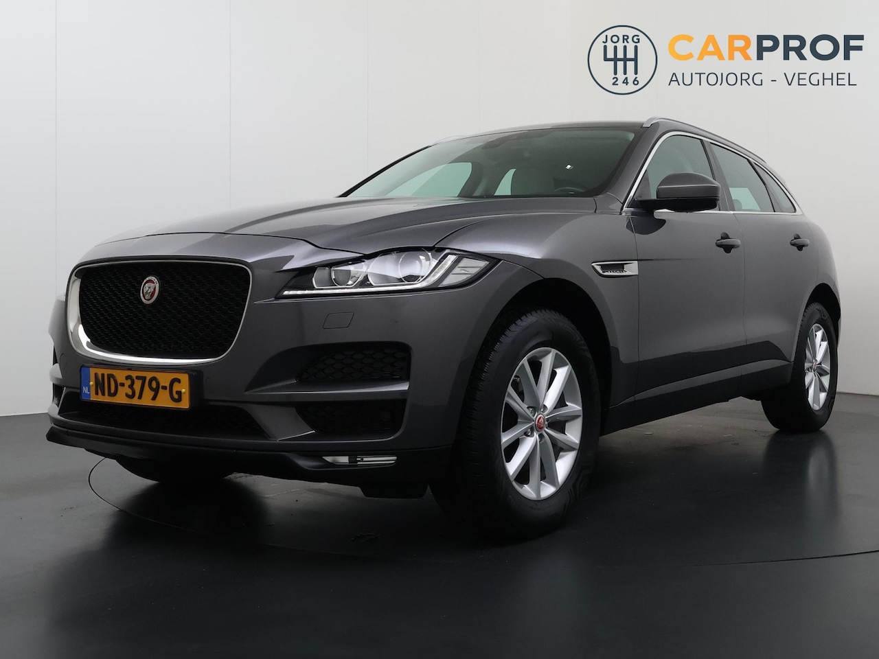 Jaguar F-Pace - 2.0 Pure AWD 20d Navigatie | Camera | Trekhaak | - AutoWereld.nl