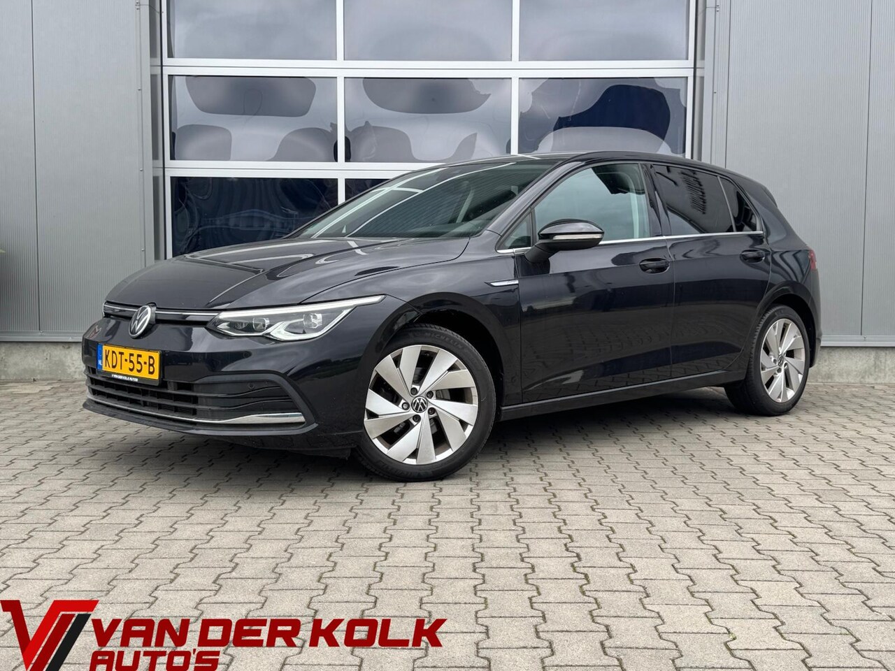 Volkswagen Golf - 1.5 eTSI Style Automaat | Digital Cockpit | LED | CarPlay | Navigatie | Climate | Stoelver - AutoWereld.nl