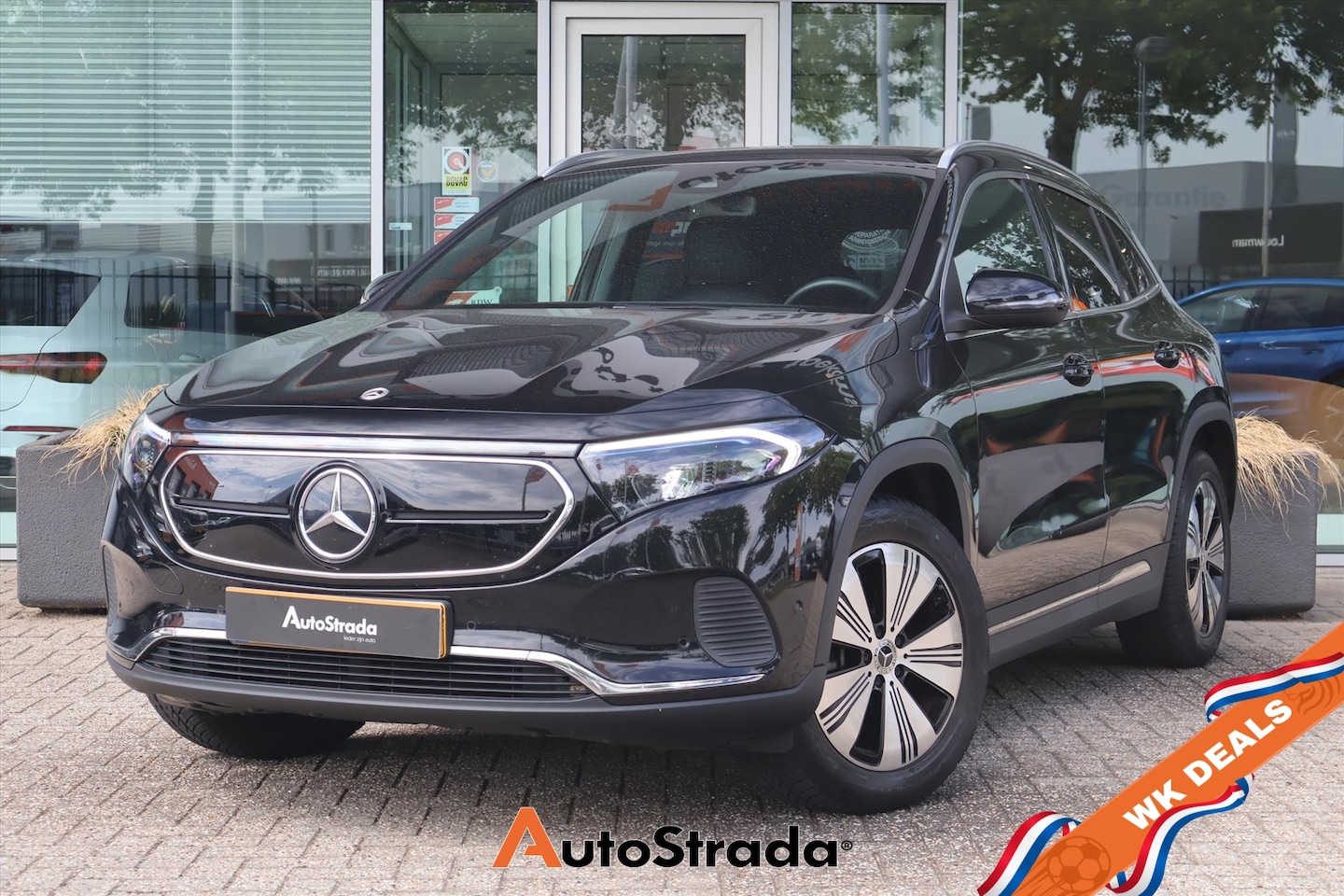 Mercedes-Benz EQA - 250 Business Solution Luxury 190pk | Sfeer | Trekhaak | LED | Stoelverwarming | Navi | Cam - AutoWereld.nl