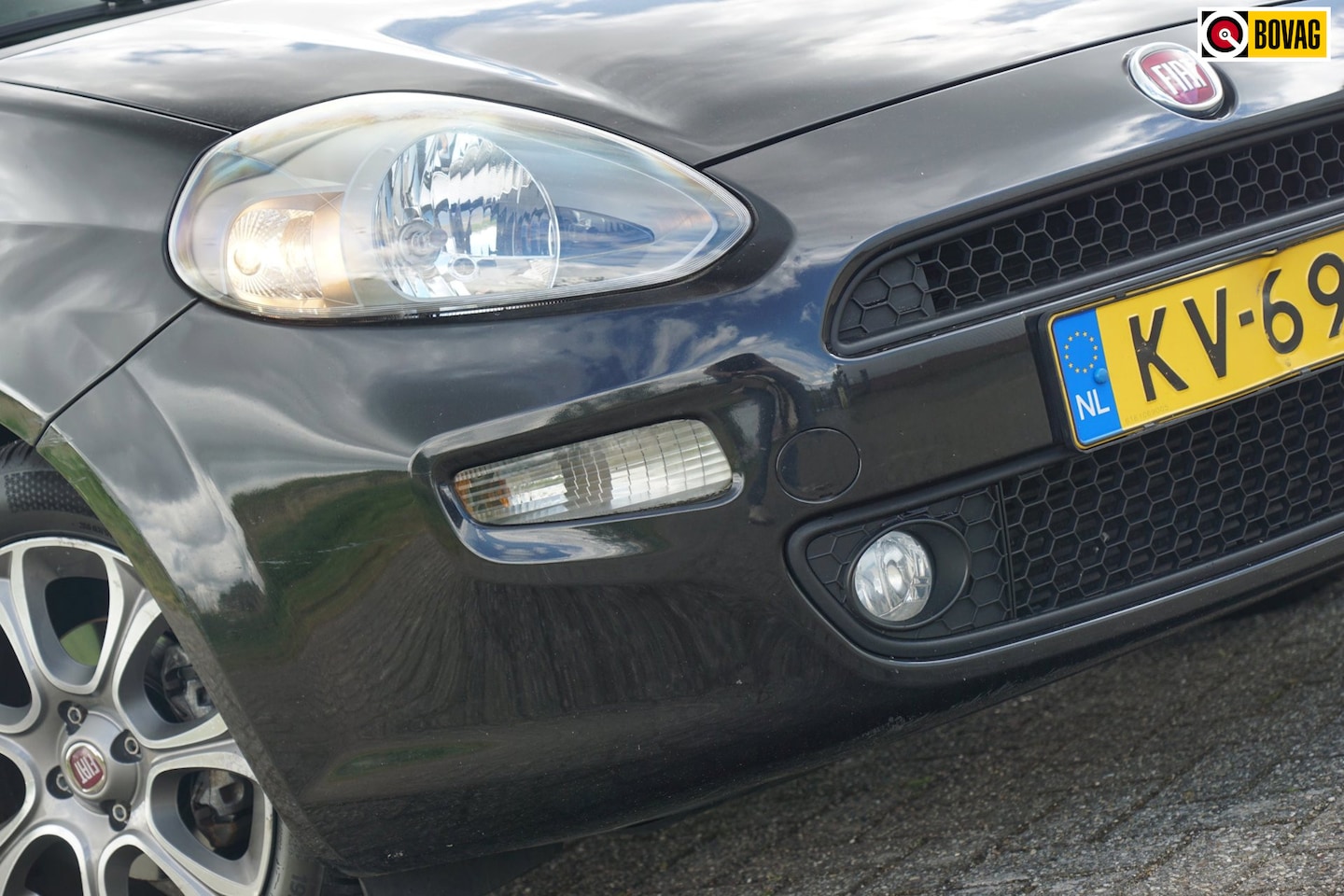 Fiat Punto Evo - 0.9 TwinAir Lounge | Nero Vesuvio | Sportstoelen/Cruise/Clima/PDC/6-bak/AllSeason - Lekker - AutoWereld.nl