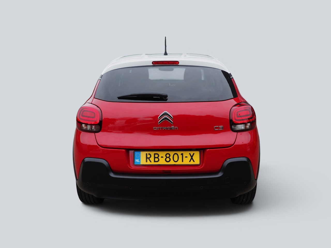Citroën C3 - 1.2 PureTech Shine CLIMA CAMERA PARKEER S.