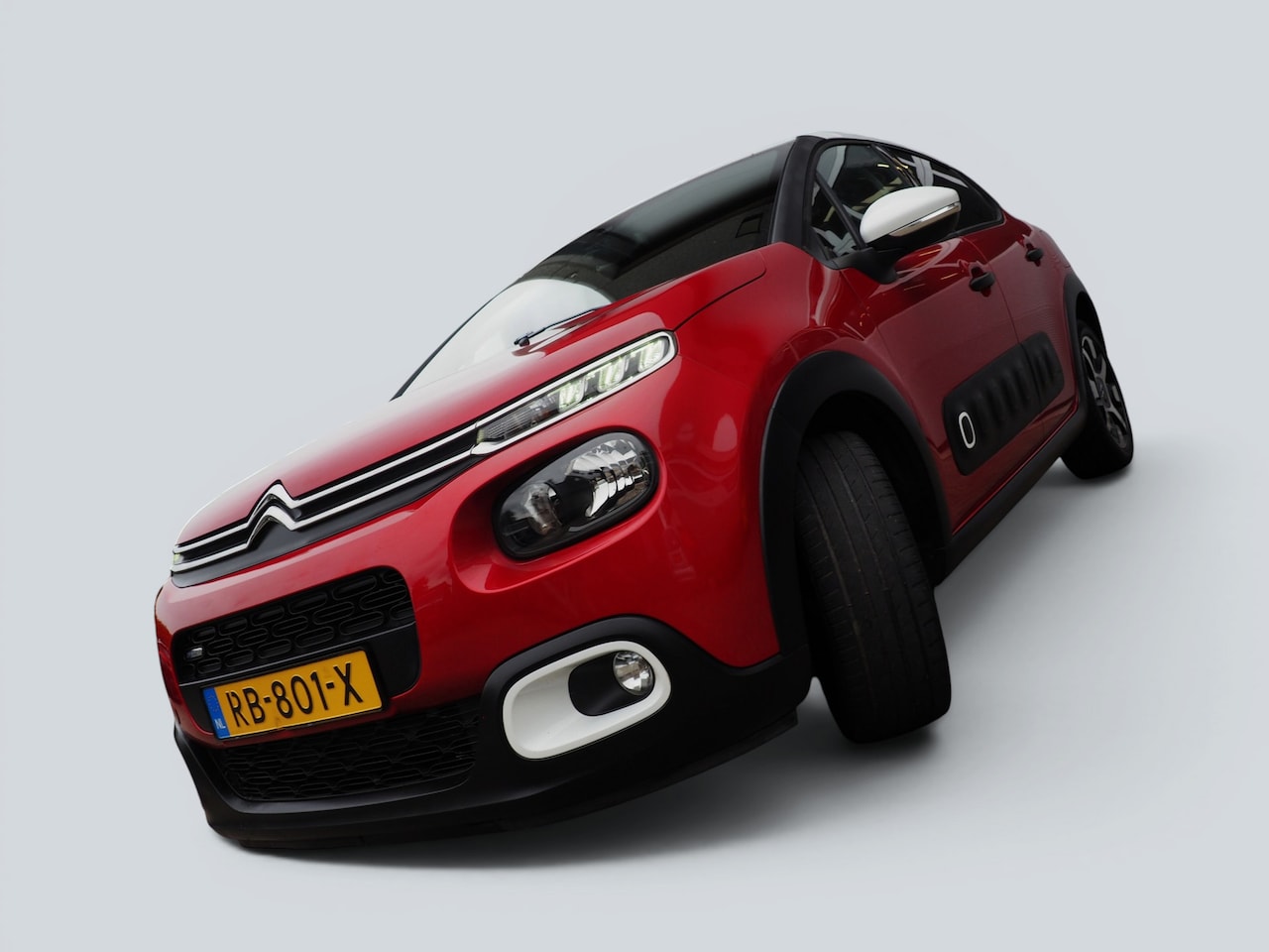Citroën C3 - 1.2 PureTech Shine CLIMA CAMERA PARKEER S.
