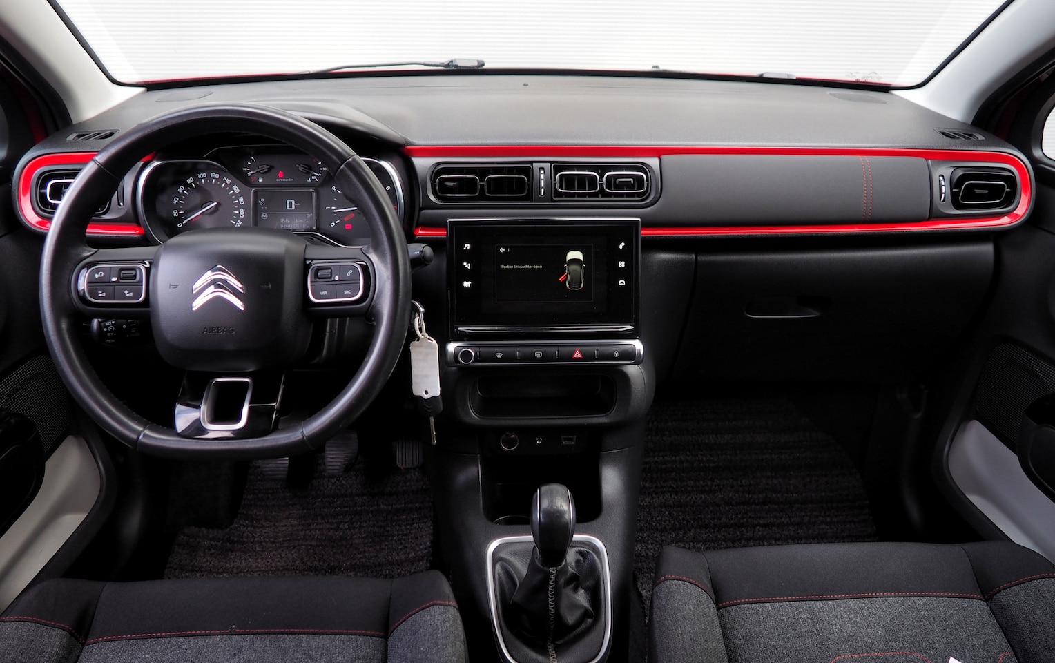 Citroën C3 - 1.2 PureTech Shine CLIMA CAMERA PARKEER S.