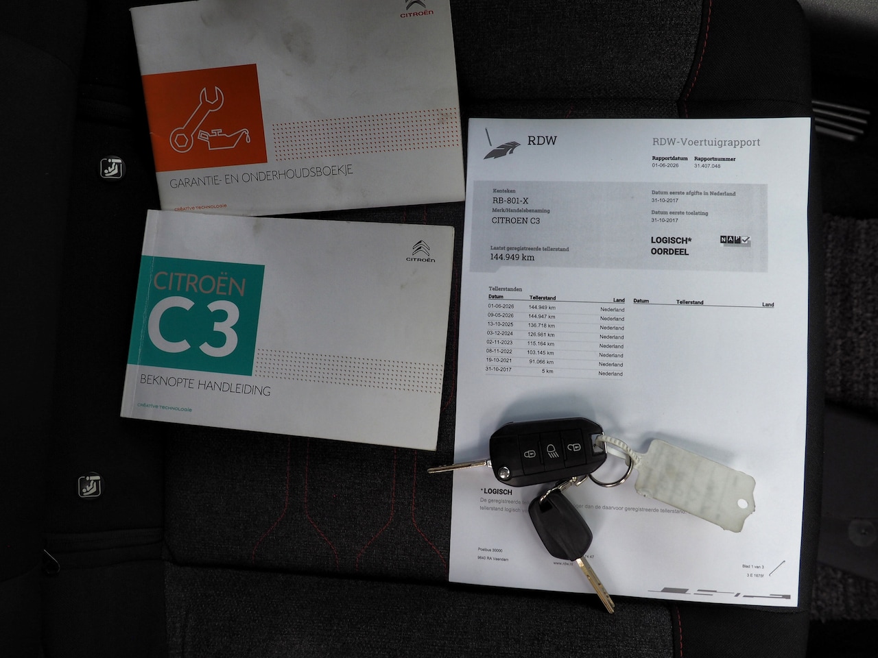 Citroën C3 - 1.2 PureTech Shine CLIMA CAMERA PARKEER S.