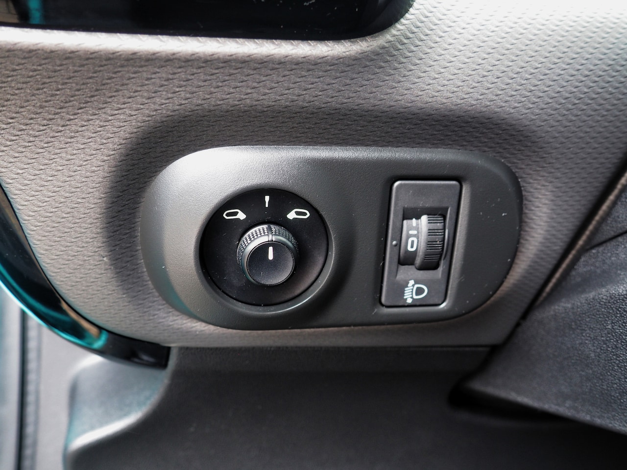 Citroën C4 Cactus - 1.2 PureTech Shine CLIMA CRUISE PANO CAMERA
