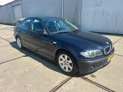 BMW 3-serie - 318i Executive