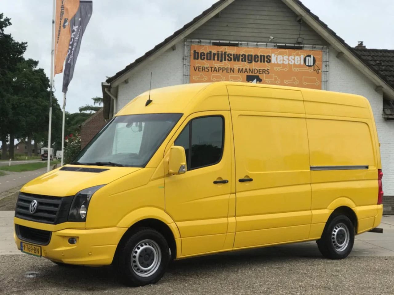 Volkswagen Crafter - 2.0 TDI 103 kW 140 pk Euro 6 L2H2 Airco - AutoWereld.nl