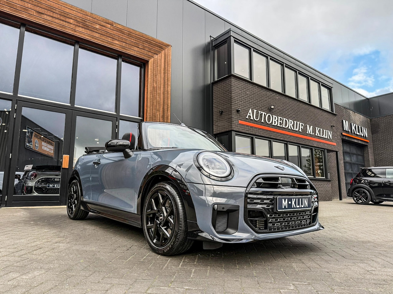 MINI Cabrio - 2.0 Cooper S John Cooper Works L F1 aut 204pk/Camera/Hk/Head up/Btw - AutoWereld.nl