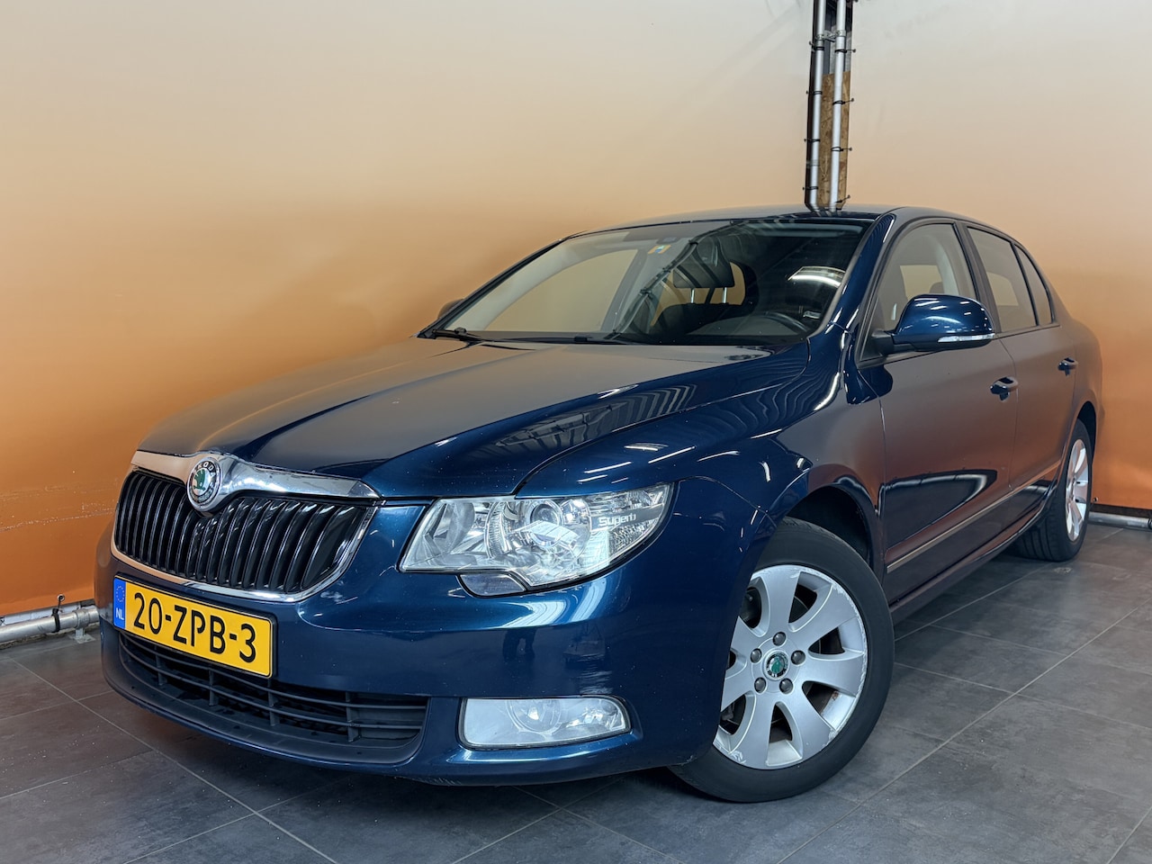 Skoda Superb - 1.4 TSI Greentech Active Business Line navi | lmv | clima - AutoWereld.nl