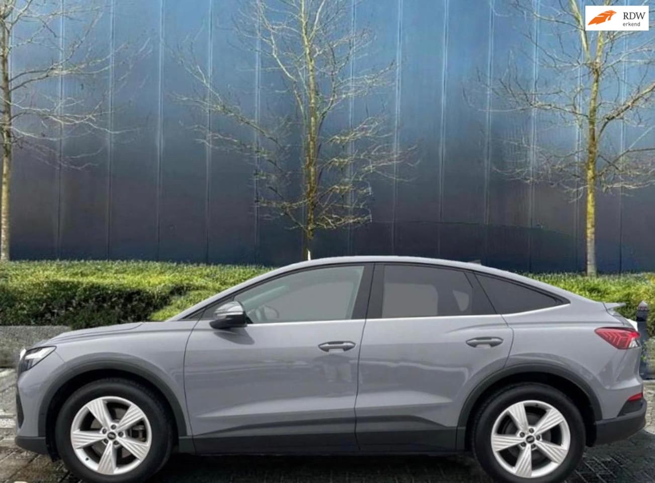Audi Q4 Sportback e-tron - 35 Edition | ACC | Navigatie | Stoelverwarming - AutoWereld.nl