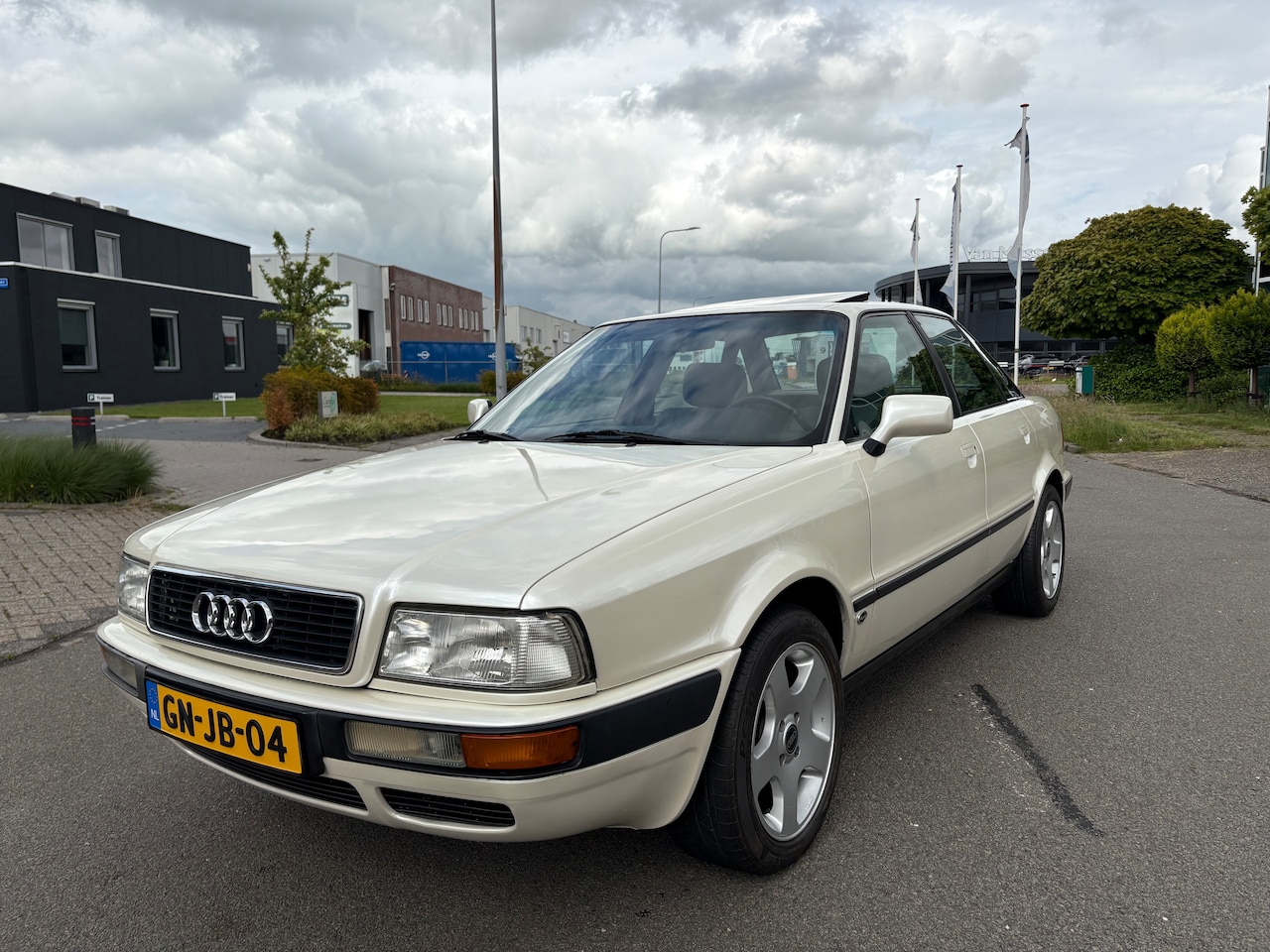 Audi 80 - 2.8 E Youngtimer - AutoWereld.nl