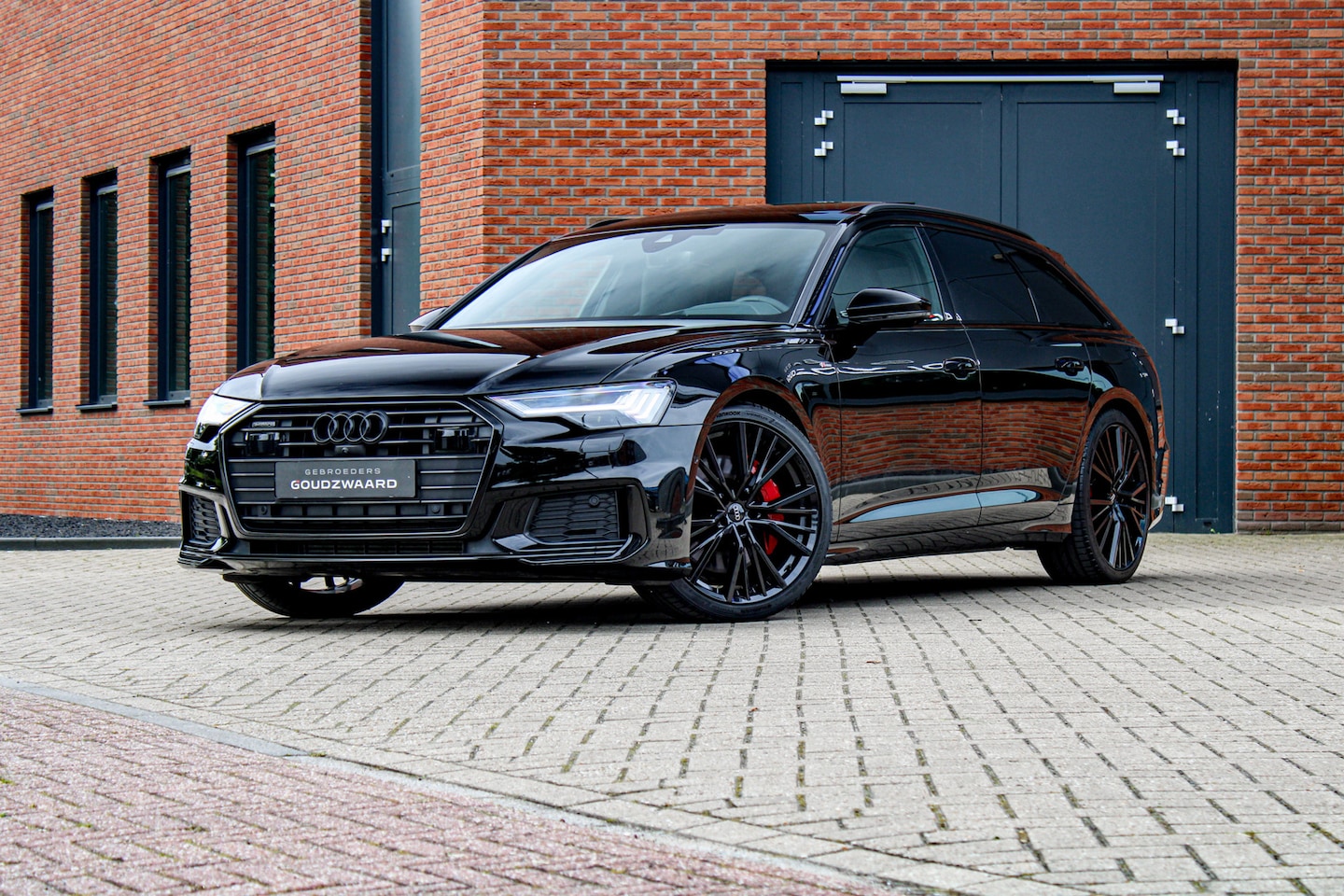 Audi A6 Avant - 55 TFSI e quattro Competition | HUD | Pano | B&O | Sportstoelen | Top View Camera | ACC | - AutoWereld.nl