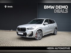 BMW X1 - sDrive20i | M-Sport | Adaptief M-onderstel | Trekhaak | Panoramadak elektrisch | Actieve S