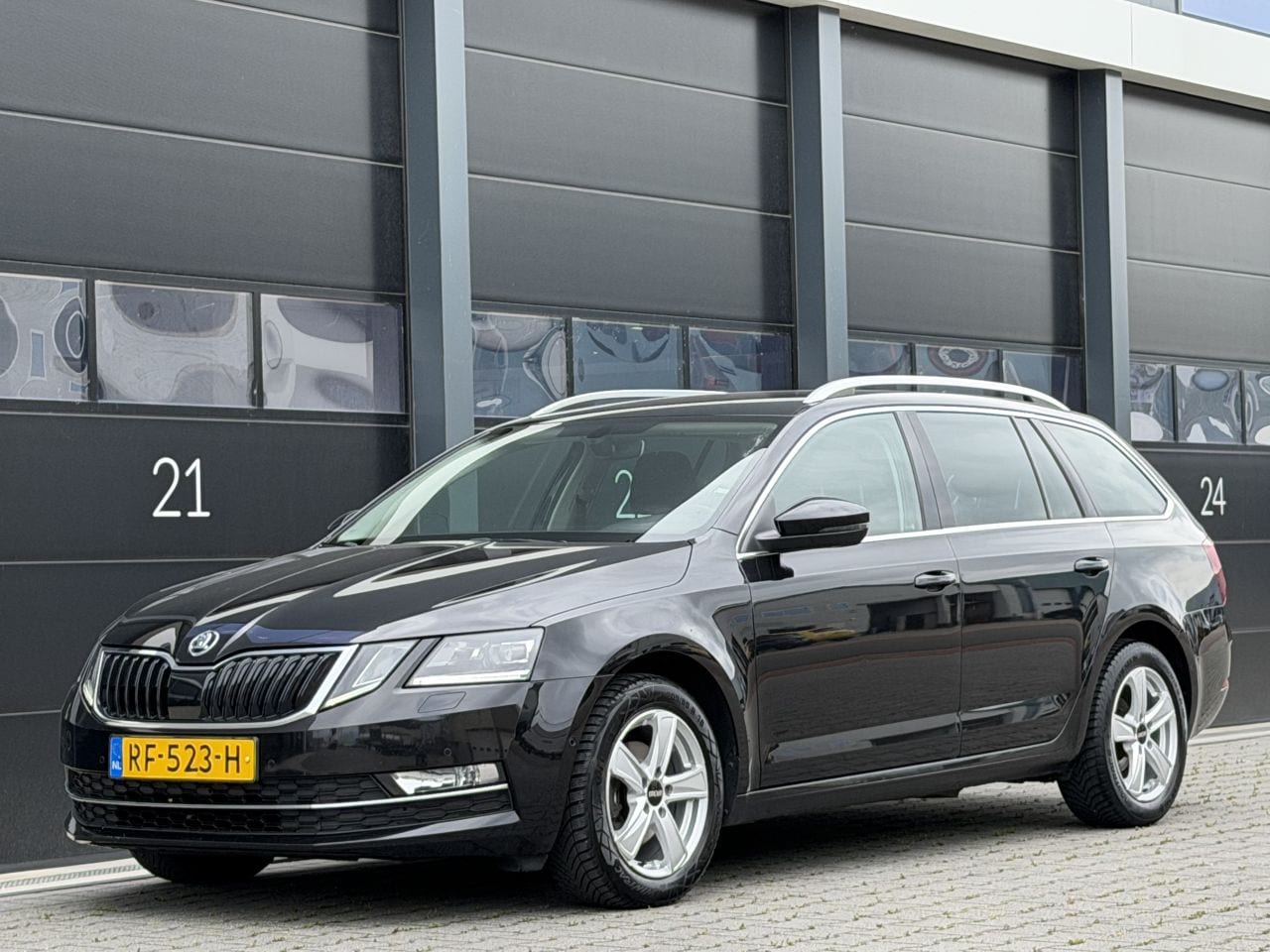 Skoda Octavia - 1.6 TDI Navi Clima PDC Xenon - AutoWereld.nl