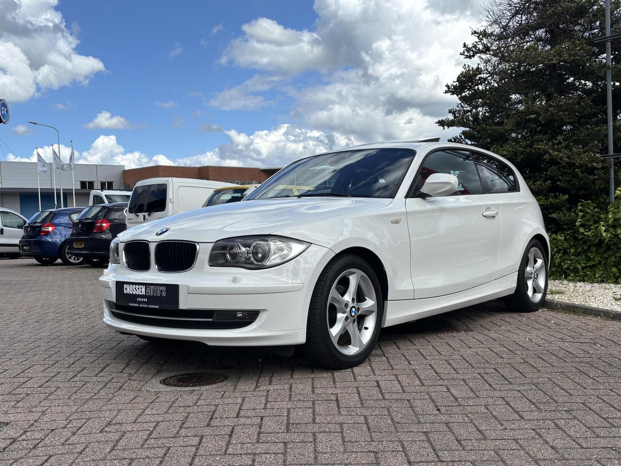 BMW 1-serie - 118i High Executive 118i High Executive, Xenon, Dakje, Nette auto! - AutoWereld.nl
