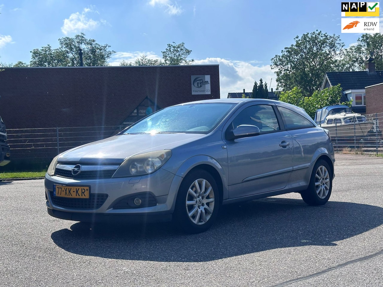 Opel Astra GTC - 1.6 Temptation Cruise*Airco*LM velgen*Elektrische ramen*Rijdt goed* - AutoWereld.nl