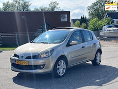 Renault Clio - 1.6-16V Initiale Automaat*Schuifdak*Leder*Cruise*Clima*Lm velgen*NAP*Parkeersensoren*APK