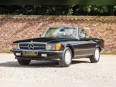 Mercedes-Benz SL-klasse Cabrio - 420 "The hidden strip is still there" Finished in “Schwarz” with beige/cream leather, Prod