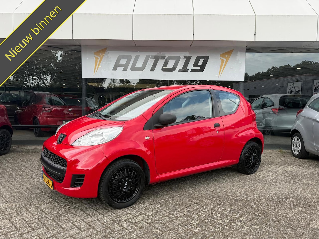 Peugeot 107 - 1.0-12V Petit Filou - AutoWereld.nl