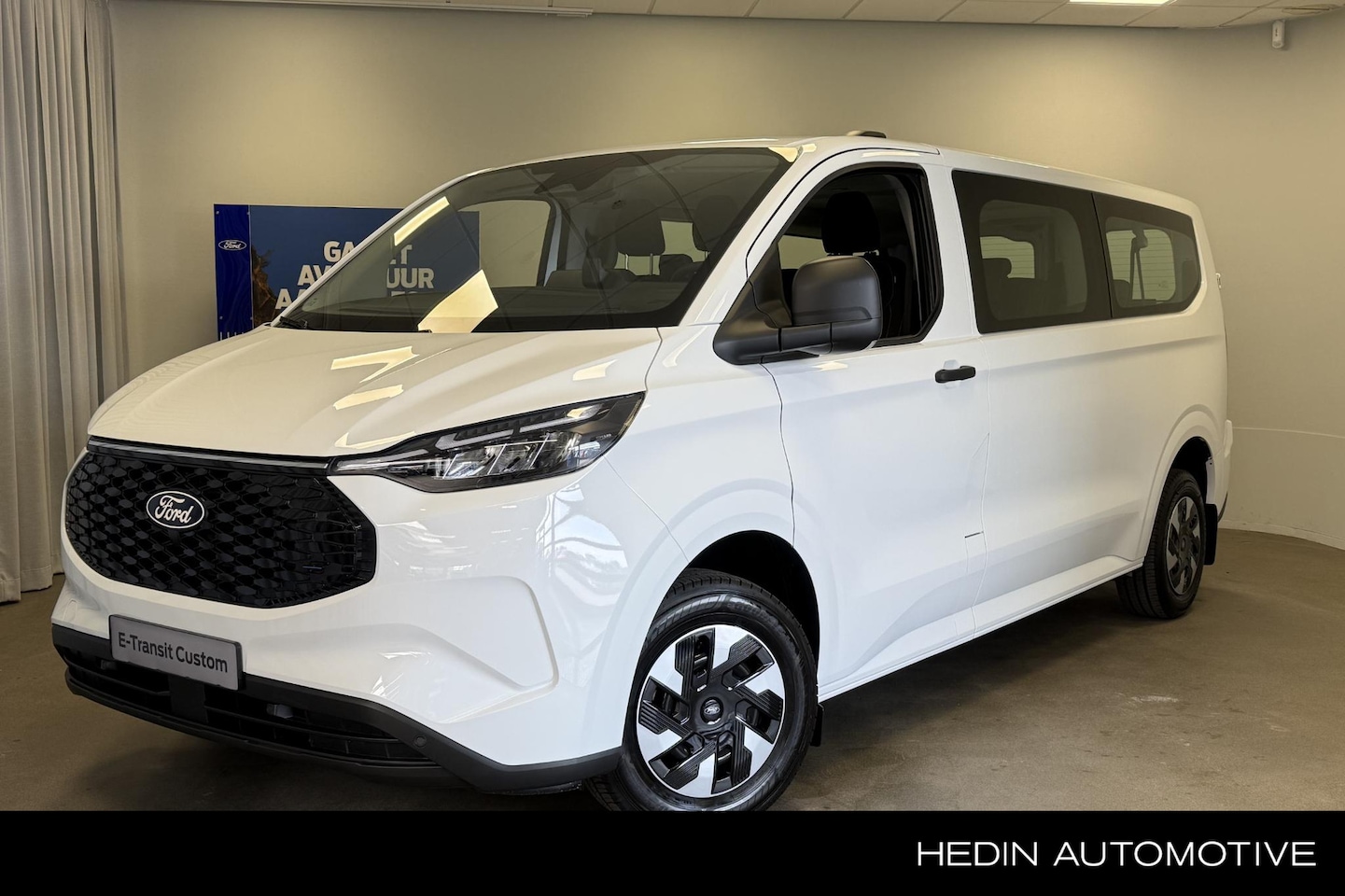 Ford Transit Custom - E-Transit 340 L2H1 Trend Kombi 71 kWh - AutoWereld.nl