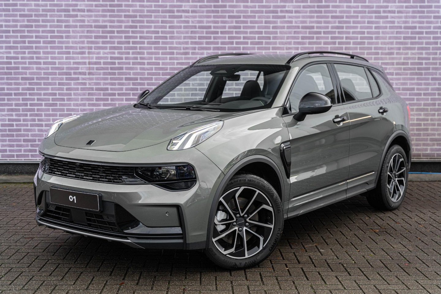 Lynk & Co 01 - 1.5 Core PHEV | Adaptieve Cruise Control | Keyless Entry | 1800 kg Trekvermogen | Stoelver - AutoWereld.nl
