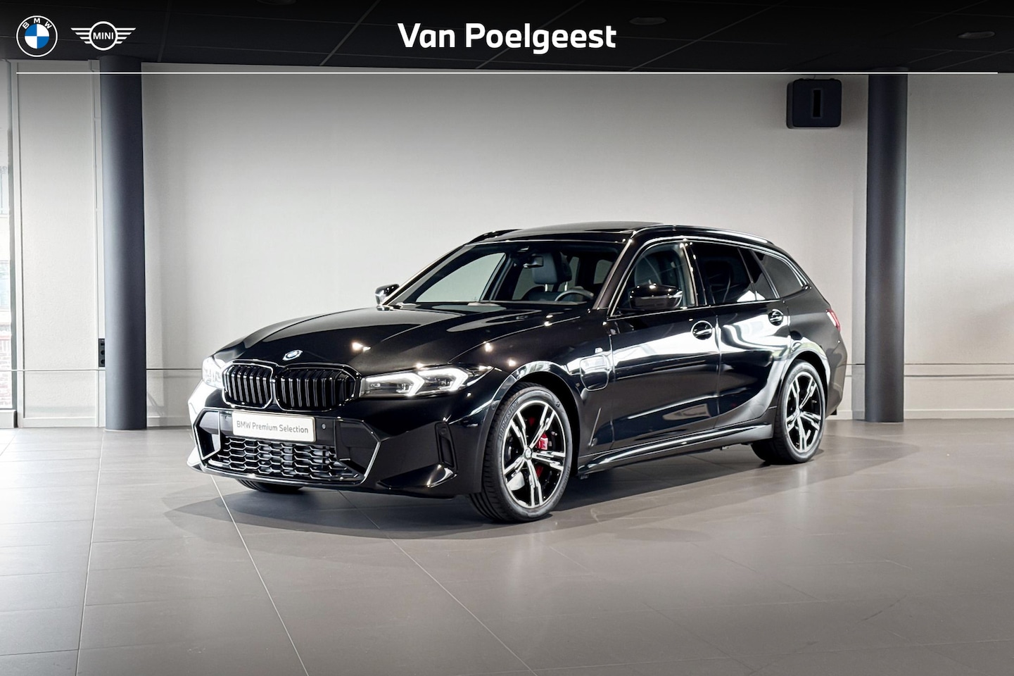 BMW 3-serie Touring - 330e | M Sport Pro | Glazen Panoramadak | Stoelverwarming | Achteruitrijcamera | Trekhaak - AutoWereld.nl