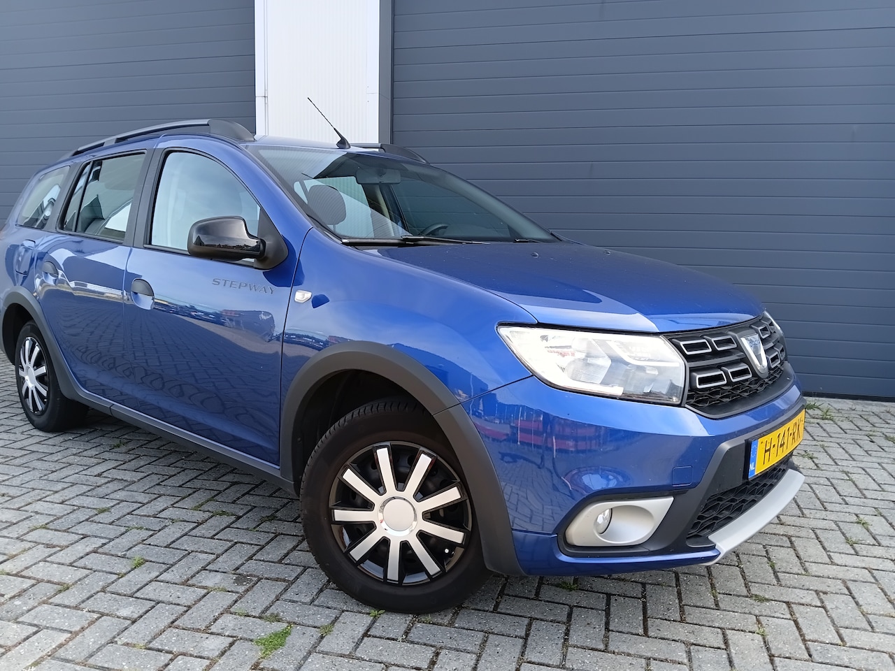 Dacia Logan MCV - 1.0 TCe Bi-Fuel Stepway Serie Limitee 15th Anniv. Navi Camera ECC BOVAG GARANTIE - AutoWereld.nl