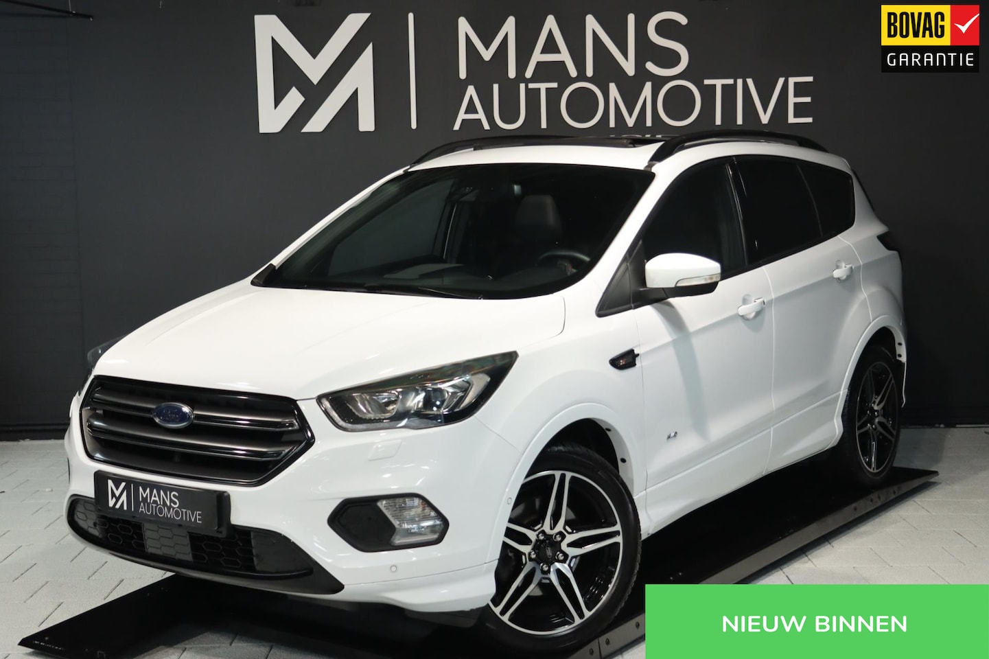 Ford Kuga - 1.5 EcoBoost ST Line / PANODAK / KEYLESS / CAMERA / CARPLAY / STOEL+STUURVERW - AutoWereld.nl