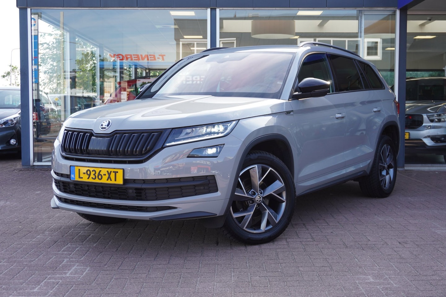 Skoda Kodiaq - 1.5 TSI Sportline Business Automaat | DAB+ | Trekhaak | Vol opties | Dealerauto | Inruil m - AutoWereld.nl