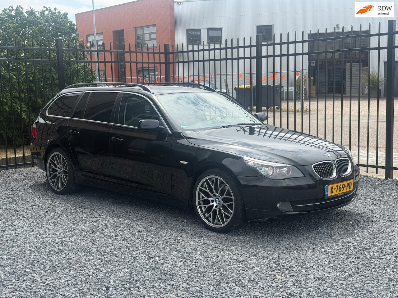 BMW 5-serie Touring - 523i XENON!PANO!APK!KOOPJE! - AutoWereld.nl