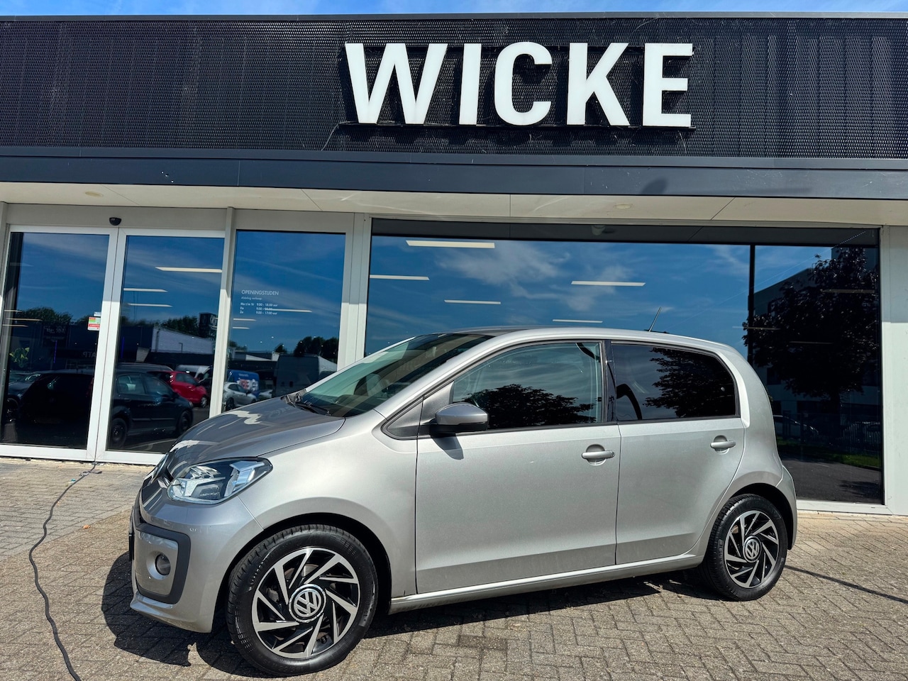 Volkswagen Up! - 1.0 BMT high up! Stoelverw. clima - AutoWereld.nl