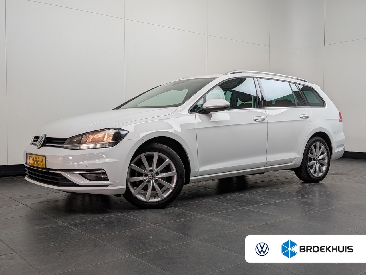 Volkswagen Golf Variant - 1.5 TSI 150 pk Highline 7-DSG | Navigatie | Apple Carplay | Cruise control adaptief | - AutoWereld.nl