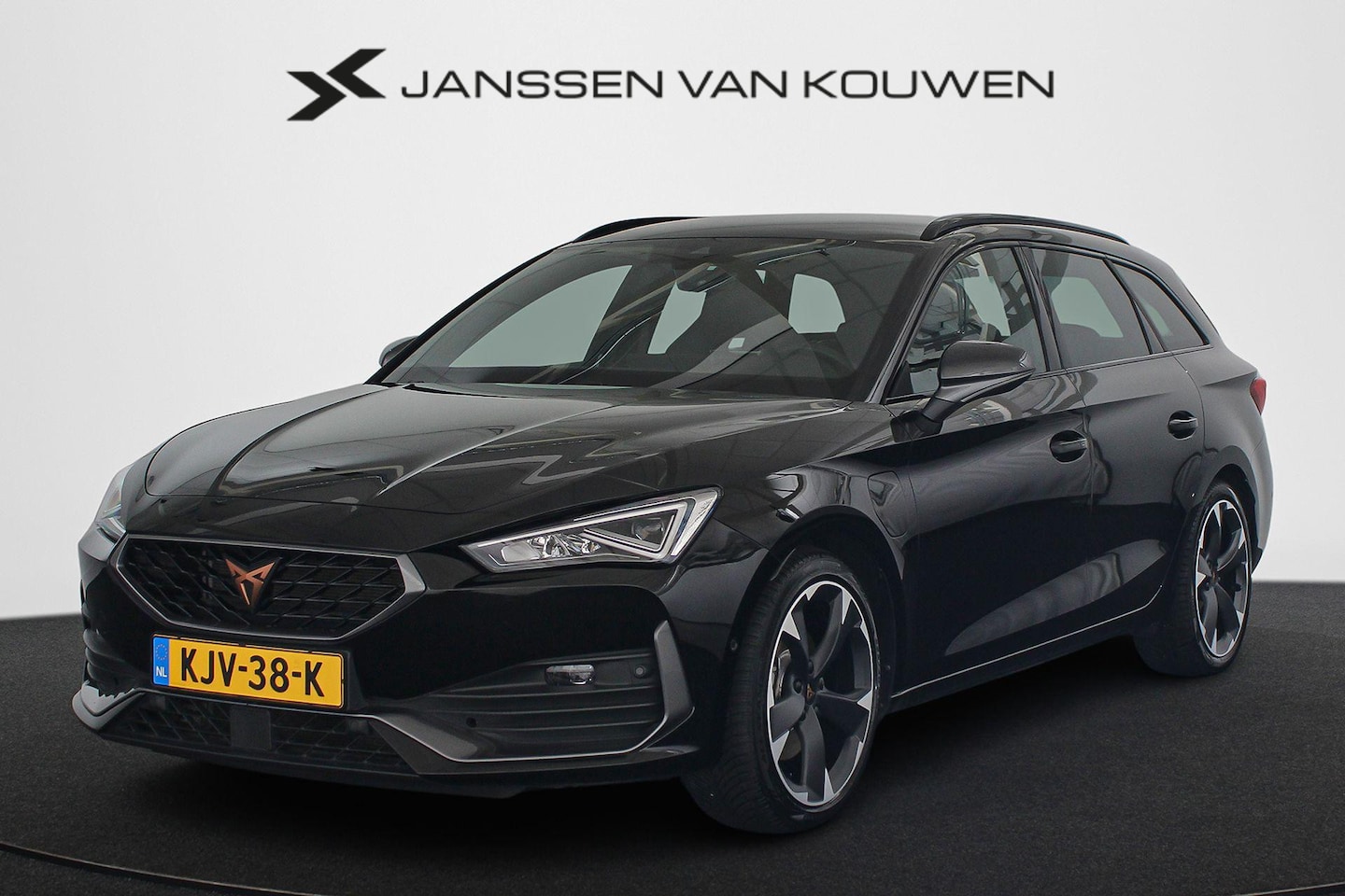 CUPRA Leon Sportstourer - 1.4 e-Hybrid Stoelverwarming Apple CarPlay Keyless Achteruitrijcamera - AutoWereld.nl