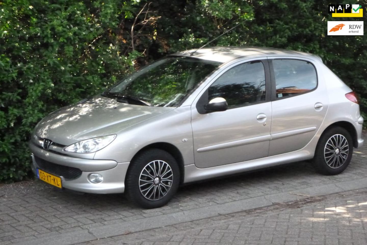 Peugeot 206 - 1.4 Forever 4drs APK t/m apr 2027 nwe koppeling - AutoWereld.nl
