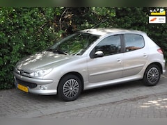 Peugeot 206 - 1.4 Forever 4drs APK t/m apr 2027 nwe koppeling